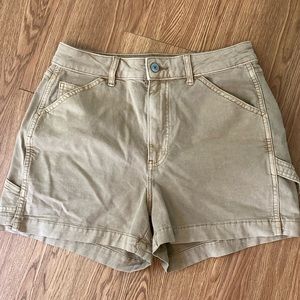 American Eagle brown shorts